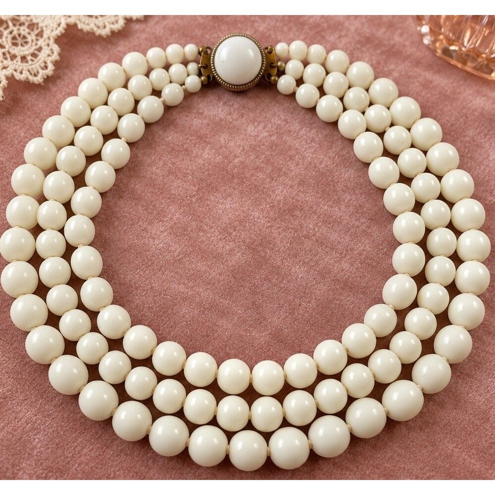 Vintage 50s White Bead 3 Strand Necklace Knotted Oval Beads Round Cabochon Clasp